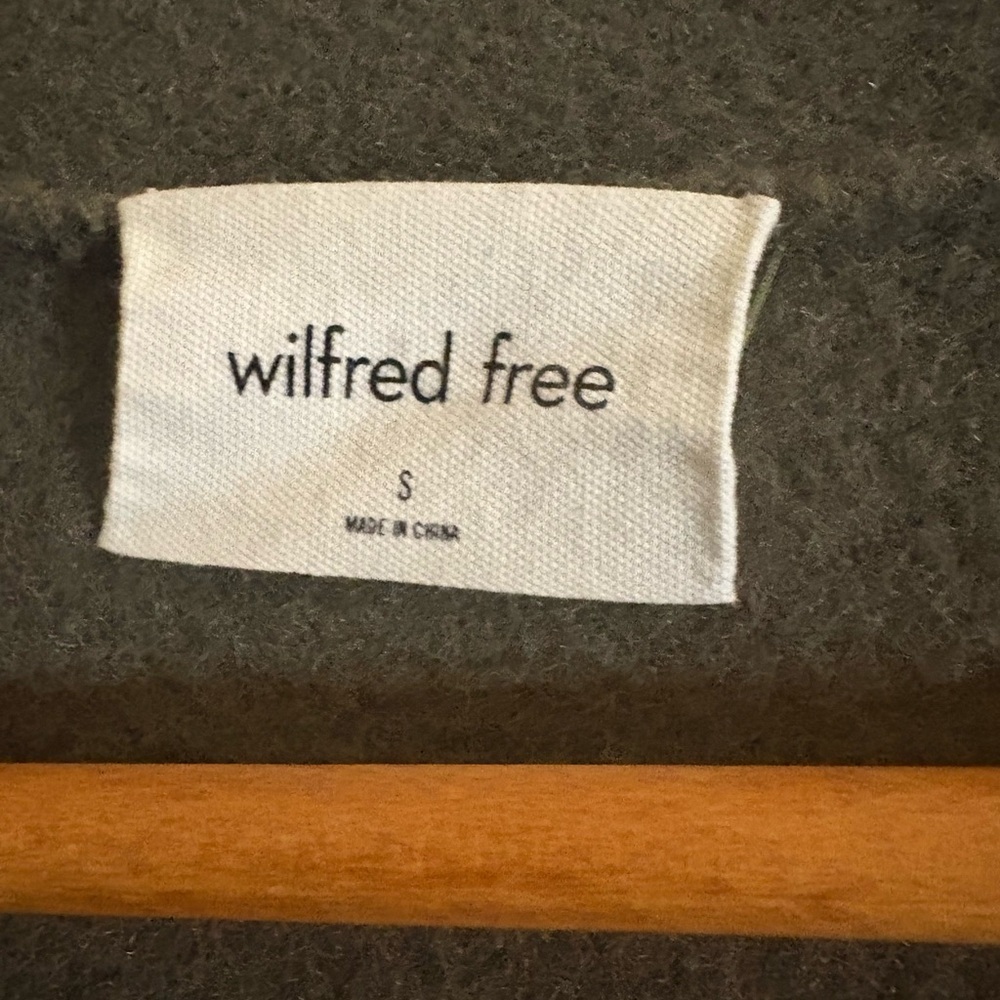 Wilfred Free Aritzia Olive Green Cozy Knit Button Cardigan Size Small - Picture 4 of 6
